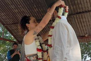 Scottish couple tie nuptial knot in Kashi,colombia couple tied knot in shiva temple,colombia couple tied knot,ivan and daniela,colombia couple marriage in india,indian wedding culture,ವಿದೇಶಿ ಪ್ರೇಮಿಗಳ ಮದುವೆ,ಭಾರತದಲ್ಲಿ ಮದುವೆಯಾದ ವಿದೇಶಿ ಪ್ರಜೆಗಳು,ವಿದೇಶಿ ಪ್ರಜೆಗಳ ಭಾರತದ ಪ್ರೇಮ,ಭಾರತೀಯ ನೆಲದಲ್ಲಿ ಮದುವೆಯಾದ ವಿದೇಶಿ ಪ್ರೇಮಿಗಳು,ಭಾರತೀಯ ನೆಲದ ಸಂಪ್ರದಾಯ,ಭಾರತೀಯರ ಮದುವೆ