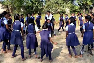 betul government school student study with dancing