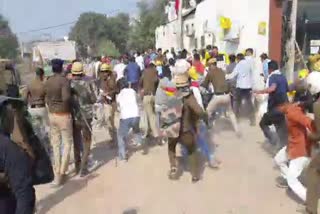 police lathi charge on people in Gurugram