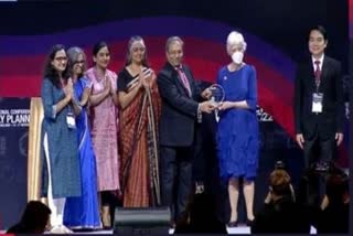 India wins excellence in leadership  family planning awards  excellence in leadership in family planning awards  International Conference on Family Planning  Minister of Health and Family Welfare  Contraceptive Prevalence Rate  Family Planning  Mission Parivar Vikas  latest news in newdelhi  latest news today  latest health news  പുരസ്‌കാരം സ്വന്തമാക്കി ഇന്ത്യ  കുടുംബാസൂത്രണത്തിന്‍റെ അന്താരാഷ്‌ട്ര സമ്മേളനം  കുടുംബാസൂത്രണത്തിന് നേതൃത്വം നല്‍കുന്ന രാജ്യം  മന്‍സുഖ് മണ്ഡാവിയ  ഗര്‍ഭ നിരോധന മാര്‍ഗങ്ങള്‍  സര്‍വെ ഫലം  ന്യൂഡല്‍ഹി ഏറ്റവും പുതിയ വാര്‍ത്ത  ഏറ്റവും പുതിയ ദേശീയ വാര്‍ത്ത  ഇന്നത്തെ പ്രധാന വാര്‍ത്ത