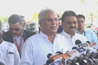 CM Bhupesh baghel targets Savarkar in raipur