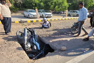 Man Fell into pit with Bike in Jodhpur