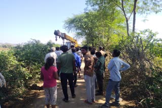 Woman dies due to collision with crane,  collision with crane in Chittorgarh