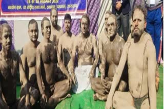 CM Dhami took mud bath therapy in the inauguration program of Nauturpathy Camp in Tanakpur