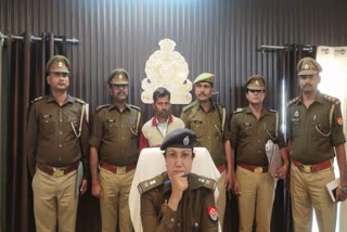 कानपुर देहात में अधजली मिली महिला के शव का खुलासा करती पुलिस अधीक्षक सुनीति..