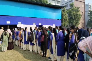 पटना यूनिवर्सिटी में छात्र संघ चुनाव के लिए वोटिंग शुरू