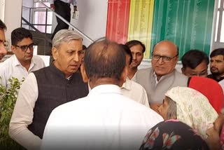 Workers met JP Dalal in Bhiwani