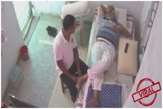 Satyendar Jain getting massage