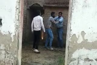 betul sarpanch husband beat upsarpanch video viral