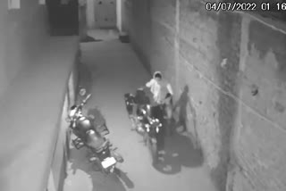 पटना के मसौढ़ी में एक ही रात तीन बाइक की चोरी, घटना सीसीटीवी में कैद