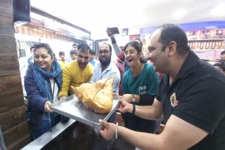 10 kg Mahabahubali samosa made in Meerut