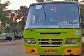 passengers attacked on bus conductor