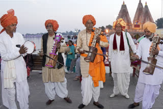 international-gita-festival-shades-of-folk-culture-on-ghat-brahmasarovar