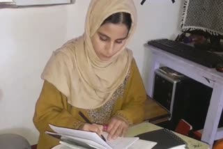 خواتین کے خلاف تشدد پر بیس سالہ مصنفہ مسکان کی کتاب