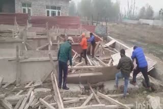 lcma-demolishes-several-illegal-constructions-around-dal-nigeen-lake