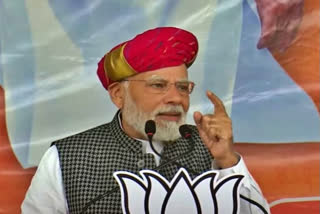 Narendra Modi hits back Congress during an Election Rally in Gujarat