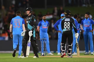 india-bowl-out-nz-for-160-in-3rd-t20i