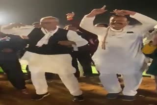bharat jodo yatra in mp digvijay singh danced on filmy songs video viral