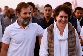 Priyanka along with family joined hands with Rahul