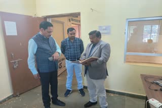 Durg Divisional Commissioner Surprise inspection