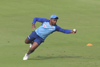 Sanju Samson  സഞ്ജു സാംസണ്‍  റിഷഭ് പന്ത്  ഇന്ത്യ vs ന്യൂസിലാൻഡ്  സഞ്ജു  റിഷഭ് പന്ത് ടീമിന് ബാധ്യത  സഞ്ജുവിന് പിന്തുണയുമായി കൂടുതൽ താരങ്ങൾ  Cricket players support Sanju Samson  റിതീന്ദർ സിങ് സോധി  ഡാനിഷ് കനേരിയ  ദിനേഷ് കാർത്തിക്  Sanju  മനീഷ് പാണ്ഡെ