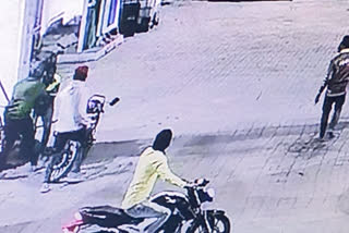 indore robbery at petrol pump