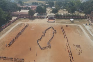 students made a map of Chhattisgarh with human chain