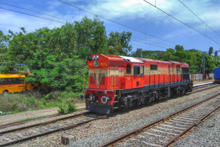 'बिहार में रेल इंजन चोरी की खबर झूठी