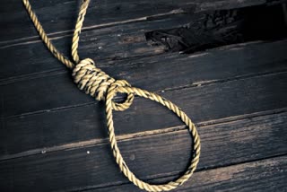 child hang himself while playing in Panipat