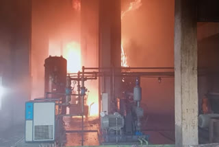 UP: Man jumps from 3rd floor after fire broke out in Meerut sugar mill