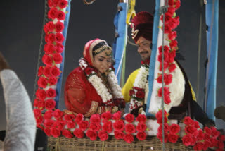 Couple got married in a Hot Air Balloon in Chhattisgarh