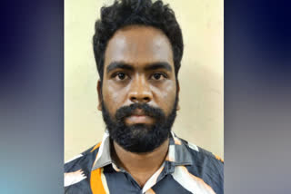 arumbakkam  youth arrested  youth arrested for stabbed a woman  stabbed a woman by forcing marriage  forcing marriage  marriage  chennai news  chennai latest news  பெண்ணுக்கு கத்தி குத்து  அரும்பாக்கம்  போலீசார்  கணவரை பிரிந்து வாழும் பெண்  கத்தி குத்து