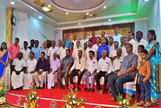 vellore  reunion  Sri Ramakrishna BHEL higher secondary School  old students and teachers reunion  vellore news  vellore latest news  ஆசிரியர்கள் மாணவர்கள் சந்திப்பு கூட்டம்  முன்னாள் ஆசிரியர்கள் மாணவர்கள் சந்திப்பு கூட்டம்  ஆசிரியர்கள் மாணவர்கள் சந்திப்பு  31 ஆண்டுகளுக்குப் பிறகு சந்தித்த மாணவர்கள்  மாணவர்கள்  ராணிப்பேட்டை  வேலூர்  முன்னாள் மாணவர் சங்கம்