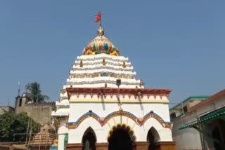 akhandalamani temple servitor injured after attack by another servitor in kendrapara