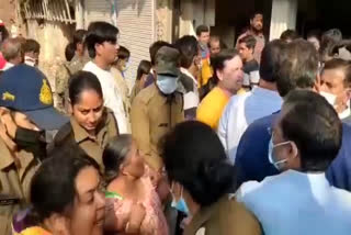 gwalior women fight with sub inspector