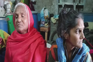 At Bathinda mother and daughter are forced to live a life of poverty due to poverty