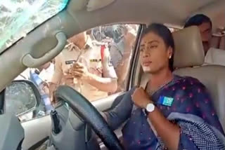 Telangana: YS Sharmila detained on way to protest outside KCR's residence