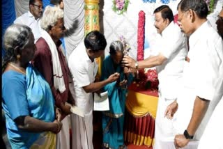 இந்தி திணிப்புக்கு எதிர்ப்பு: தற்கொலை செய்த திமுக பிரமுகரின் குடும்பத்தினருக்கு முதலமைச்சர் ஆறுதல்