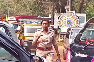 woman police officer appreciated by public