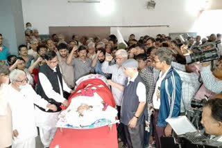 CPIM pays last respect to Manab Mukherjee prior to body donation