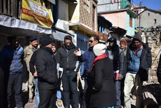 DM reached Badrinath Dham and inspected the ongoing works under master plan