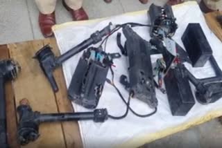 Drone found in fields on Tarantaran border, Police-BSF collects pieces and starts investigation