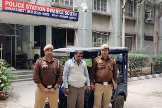 delhi police arrested auto lifter