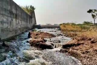 karnataka supply water to maharashtra villagers