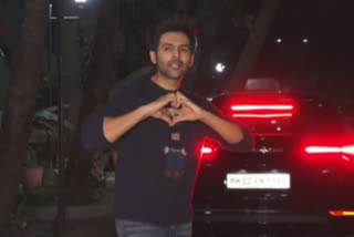 Karthik Aaryan arrives in style at screening of his upcoming film Freddy