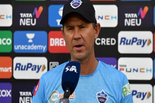Rickey ponting admitted to hospital