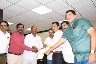 CS Shadakshari met officials and employees of BBMP