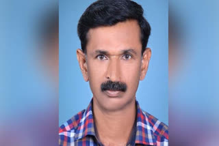 worker dies after electric shock in Idukki  worker dies after electric shock from street light  worker dies after electric shock  വഴിവിളക്കിൽ നിന്നും ഷോക്കേറ്റ് തൊഴിലാളി മരിച്ചു  ഷോക്കേറ്റ് തൊഴിലാളി മരിച്ചു  മ്ലാമല മാളിയേക്കൽ സാലിമോൻ മാത്യു  സാലിമോൻ മാത്യു  വണ്ടിപ്പെരിയാർ പൊലീസ്