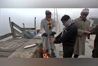 Thick fog engulfs Srinagar