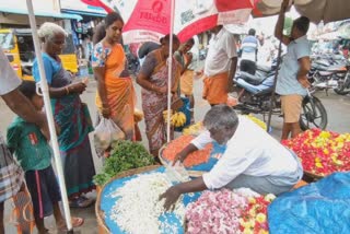 பூக்களின் விலை கிடுகிடு உயர்வு - வாடிக்கையாளர்கள் அதிர்ச்சி